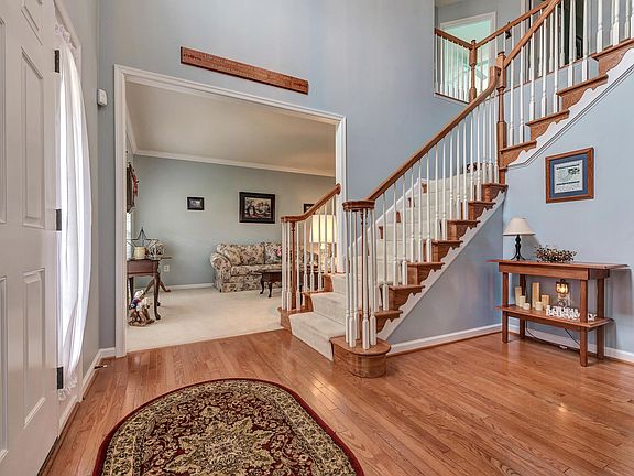 2nd image of 1307 Huntley Cir