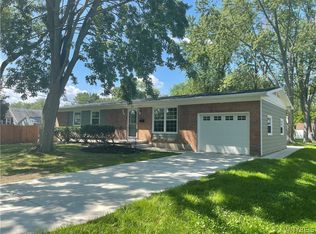 425 E Ln, Lewiston, NY 14092