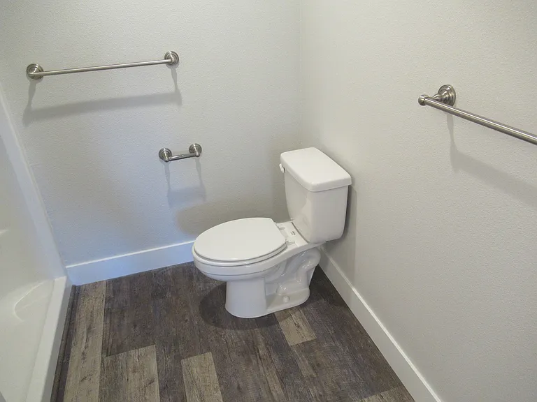 Large Duplex in South Salem! — Photo 18