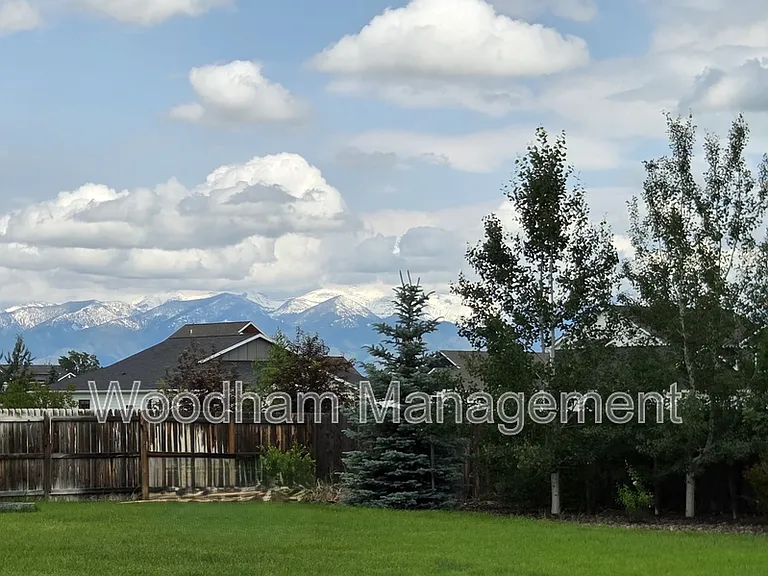 98 Caitlin Rd — Photo 35