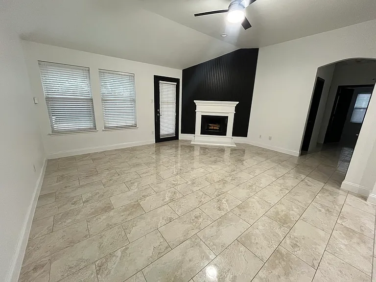 6304 Spring Ranch Dr — Photo 9