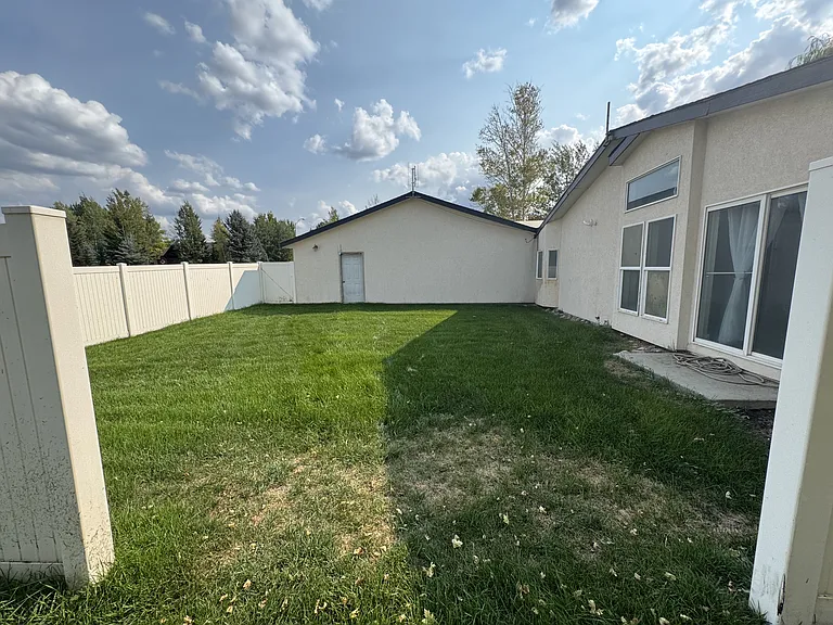 3171 E Horse Thief Dr — Photo 35