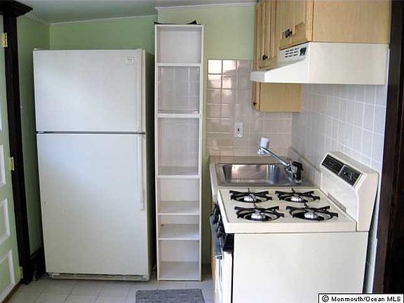 3rd image of 30 Embury Ave #2