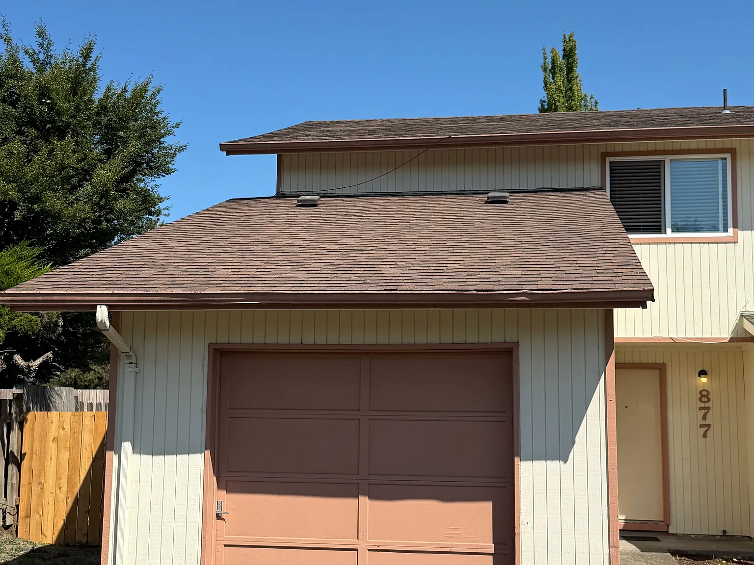 3 bed, 1.5 bath, 1200 sqft, $2,400 — Photo 2