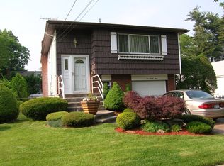 223 N Virginia Ave, Massapequa, NY 11758