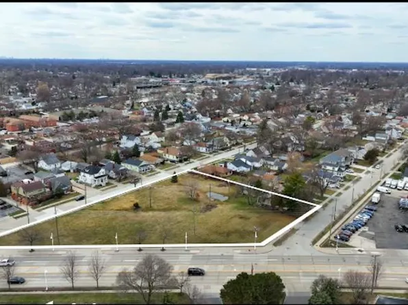 24101 Jefferson Ave, Saint Clair Shores, MI 48080