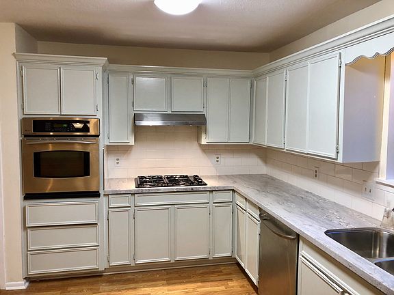 4th image of 2321 Patricia Ln