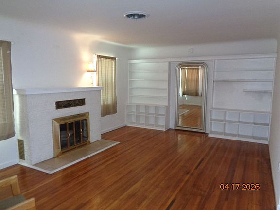 3rd image of 851 W Newgrove St