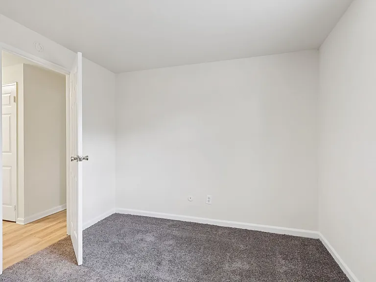 Springfield Green Apartments — Photo 36