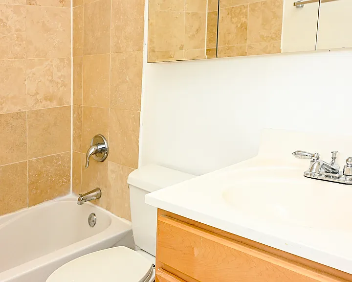 1415 W Lunt Ave #408 — Photo 7