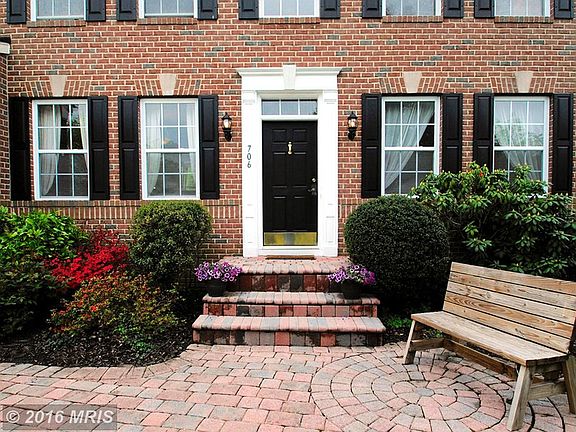 Paver Entry / Brick Front with Keystone Accents