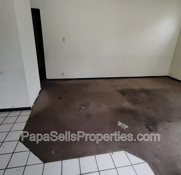 1308 Saint Stephens Dr — Photo 3