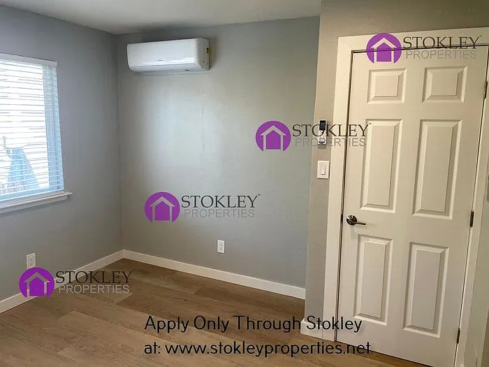 654 E North St — Photo 15