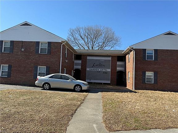 2nd image of 1712 Bainbridge Blvd