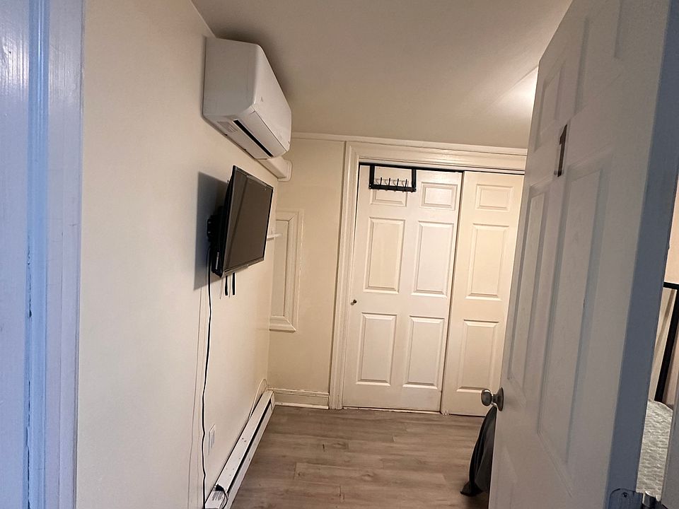 2nd image of 4686 Park Ave