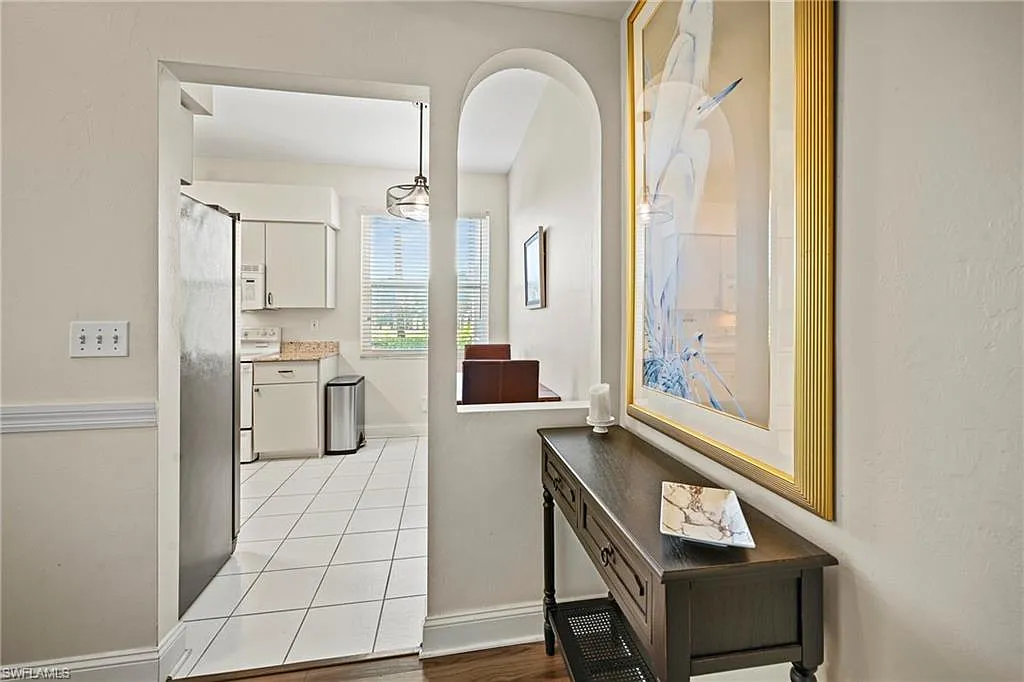 2 bed, 2.0 bath, 1125 sqft, $6,000 — Photo 2