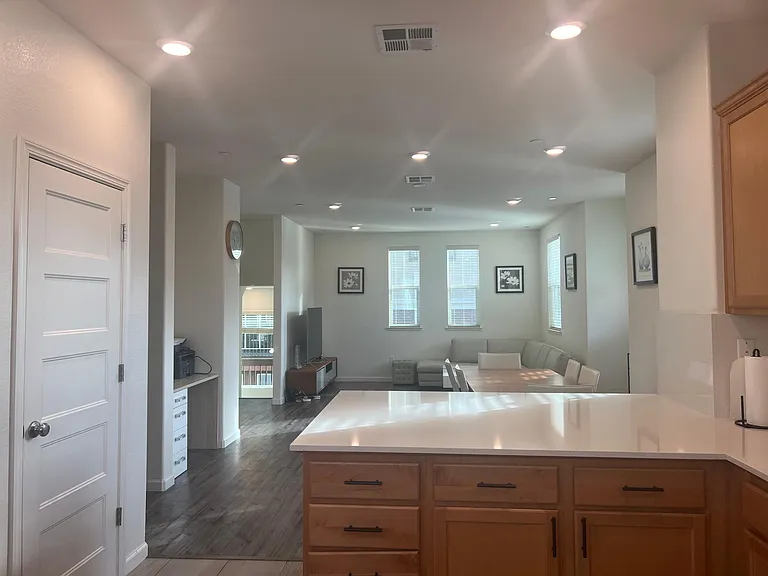 1033 Gabbiano Ln #1 — Photo 9