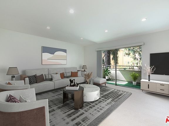 5th image of 6744 Hillpark Dr APT 308