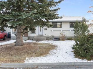 159 N Brookgreen Dr SW, Calgary, AB T2W 2W4