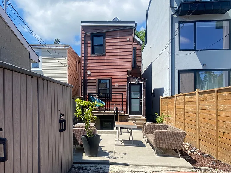 671 Crawford St #BASEMENT — Photo 11