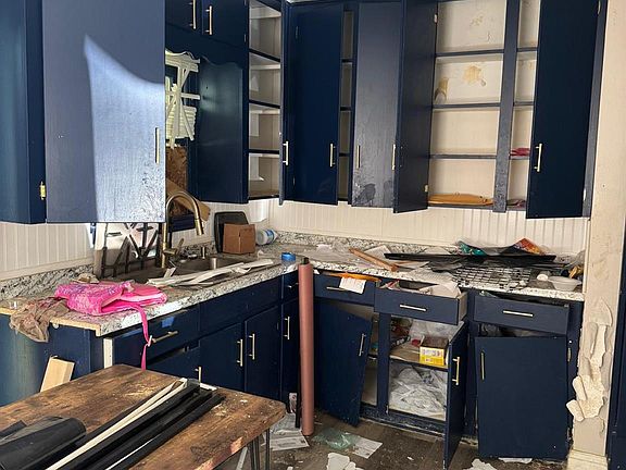 2nd image of 2624 Prospect St