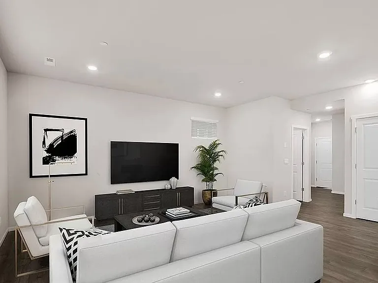 18729 Emmons Ct E — Photo 11