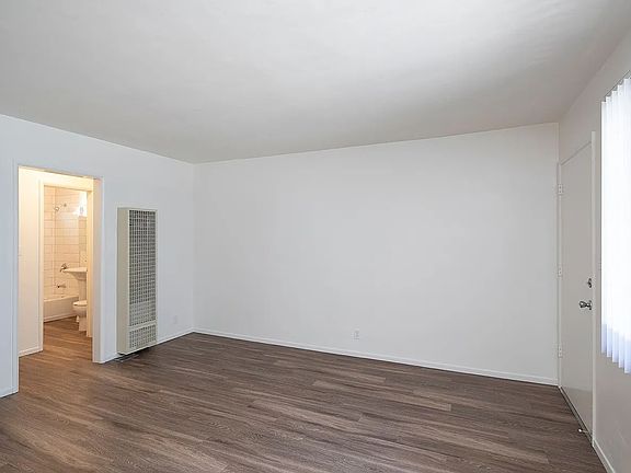 5th image of 925 Thomas Ave #2