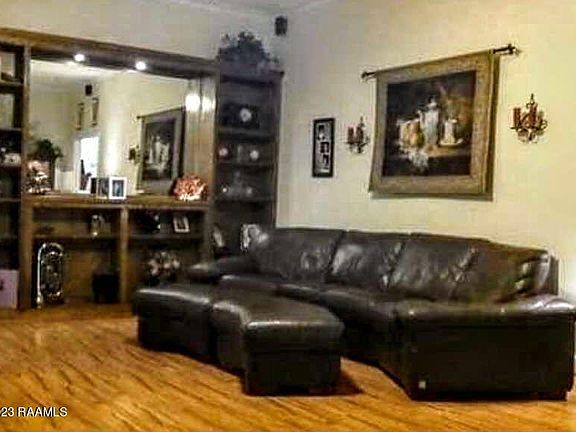 3rd image of 106 Rebecca Dr