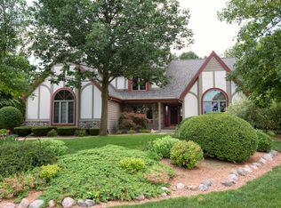 4855 S Ash Ct, New Berlin, WI 53151