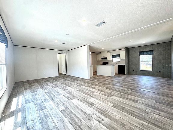3rd image of 389 WATERVIEW DRIVE