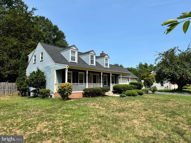 11940 Galaxy Ln — Photo 3