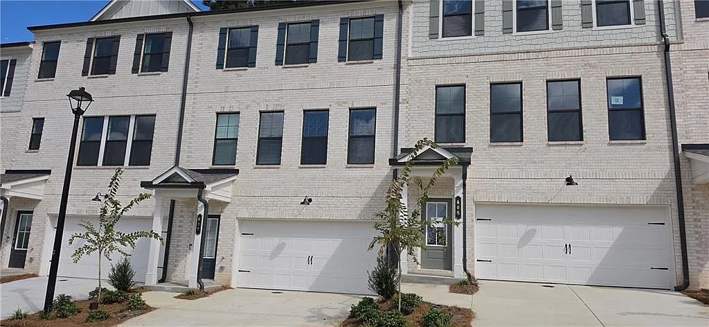 3 bed, 3.5 bath, 1967 sqft, $2,625 — Photo 1