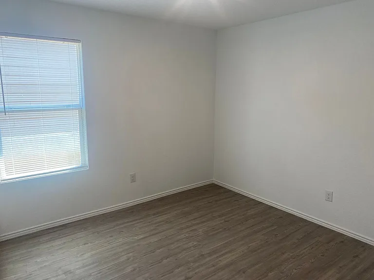 7102 Satellite Way — Photo 10
