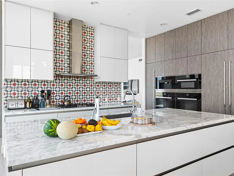 2669 S Bayshore Dr #1503-N — Photo 17