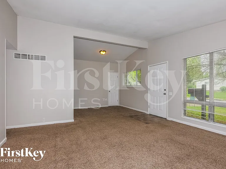 2490 Flamingo Dr — Photo 4