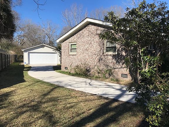 3rd image of 120 Wessex Dr