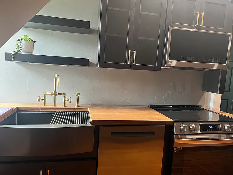 250 W Tulpehocken St #3 — Photo 13