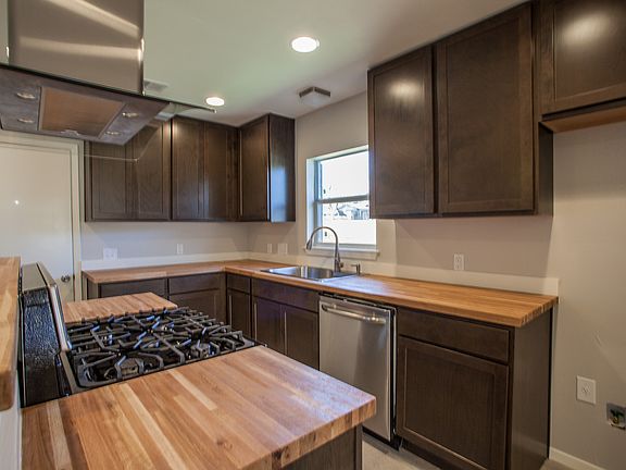 2nd image of 503 W O'Dell St
