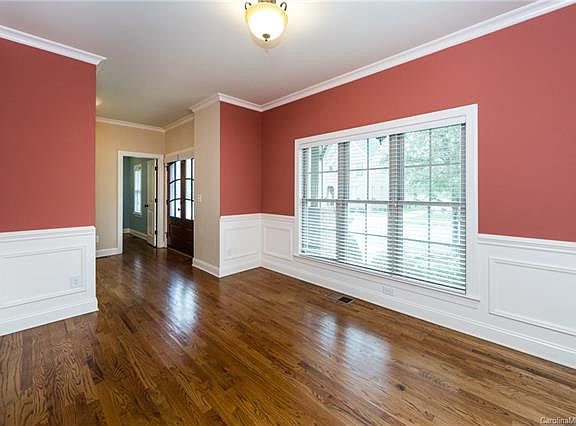 3rd image of 1005 Belmont Village Dr #22