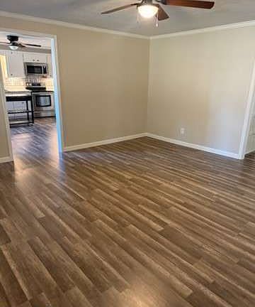 5th image of 305 Daisy St NW