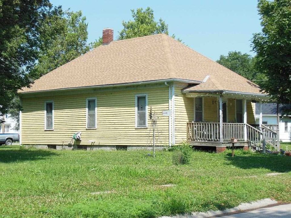 2nd image of 153 N Somers Ave