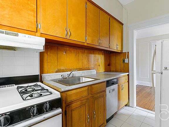 3rd image of 30-07 34th Ave #1R