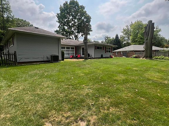 3rd image of 3445 Woodley Rd