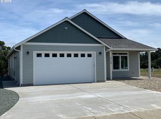 2729 Spinnaker Dr, Bandon, OR 97411