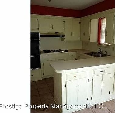 5th image of 601 Spruce Dr