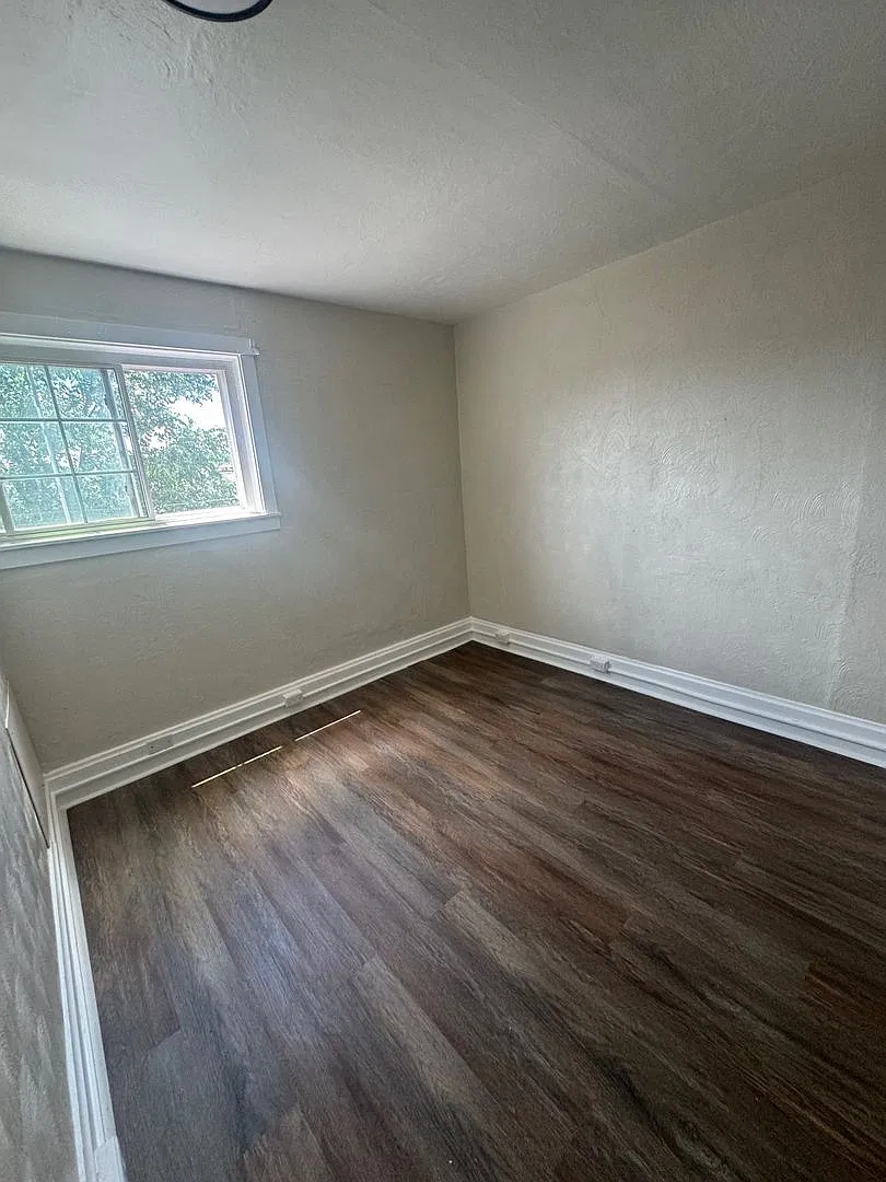 Beautifully Updated 2BR Home in McKees Rocks, Section 8 Considered!! — Photo 2