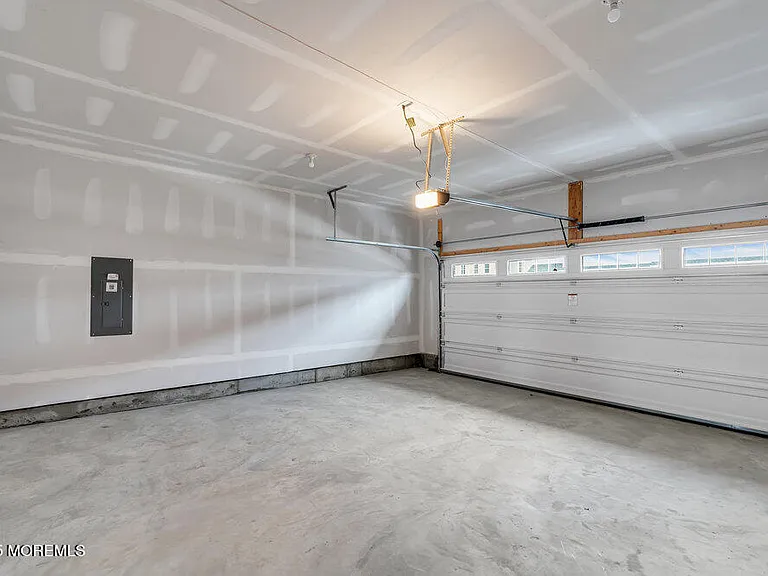 122 Woolley Ct — Photo 51