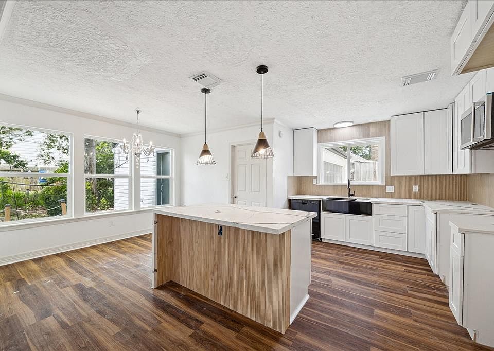 1st image of 15607 Dawnbrook Drive
