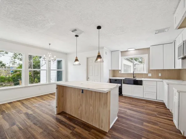 15607 Dawnbrook Drive, Houston, TX 77068