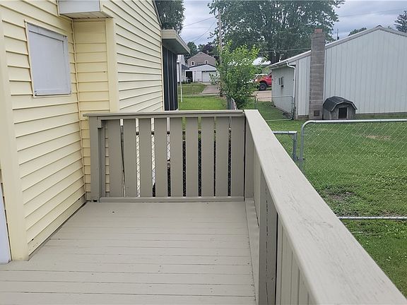 5th image of 1013 Arch St